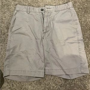 Light Grey Roundtree and Yorke. Size 30